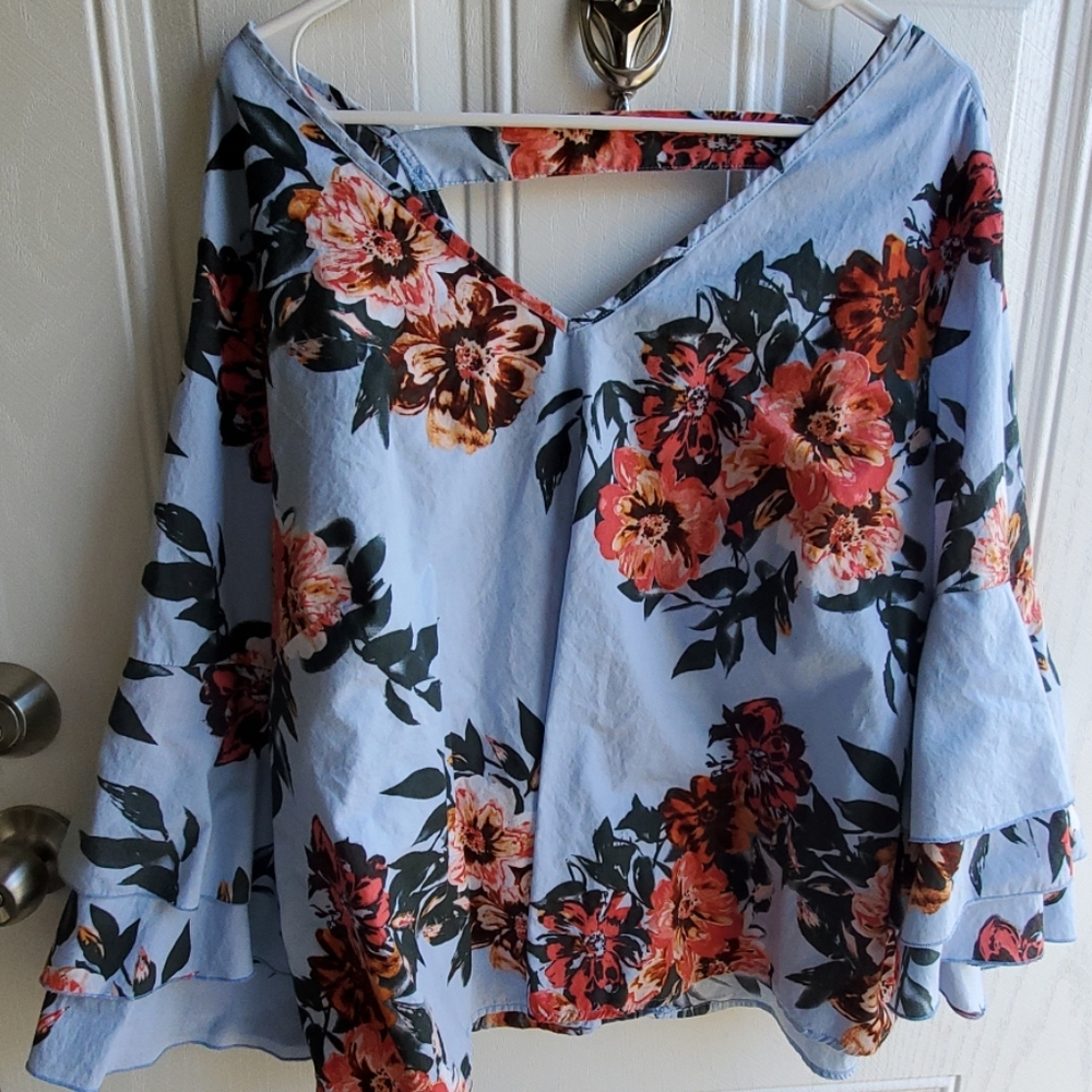 Long sleeve flower blouse